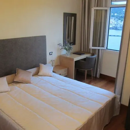 מלון Rosabianca Boutique 4*